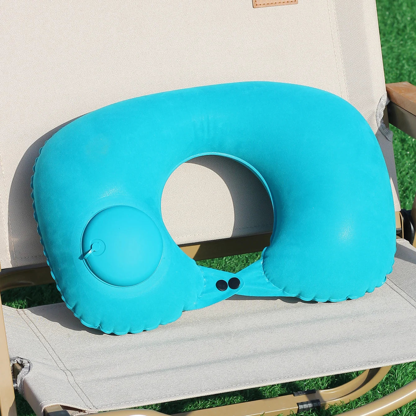 U-shaped inflatable neck pillow